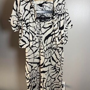 Black & White Linen Set